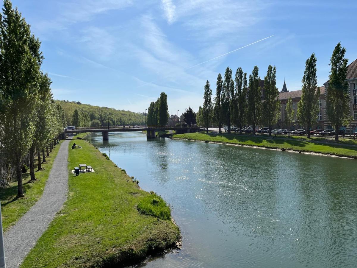 Le Vicomte Apartment Мелюн Екстериор снимка