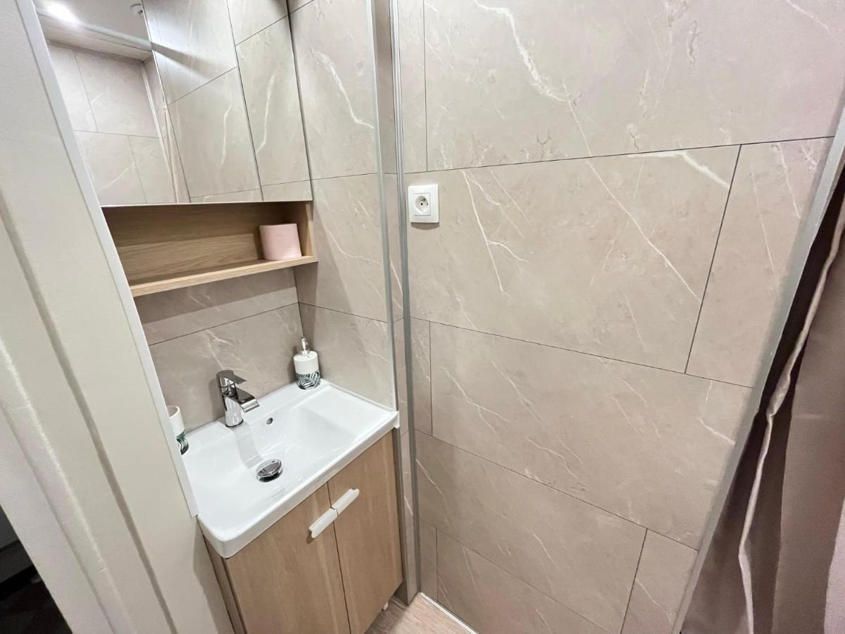 Le Vicomte Apartment Мелюн Екстериор снимка