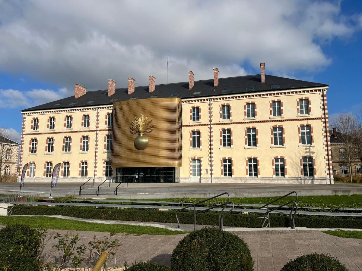 Le Vicomte Apartment Мелюн Екстериор снимка